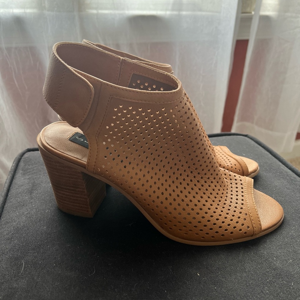 STEVEN By Steve Madden Size 9.5B Suzy leather Block Heels